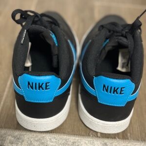 Men’s Nike Court Vision low size 8.5